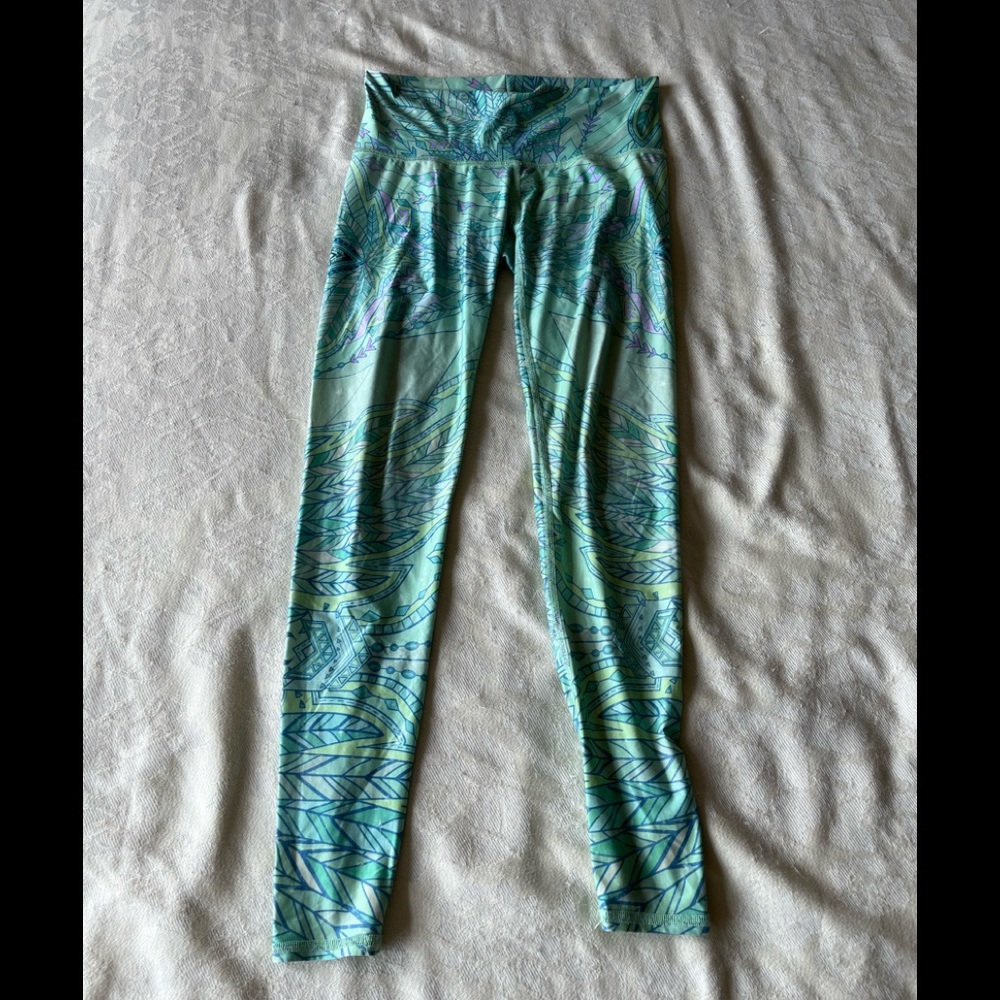 Green teeki leggings. Moisture wicking. Perfect for hot yoga or lounging.